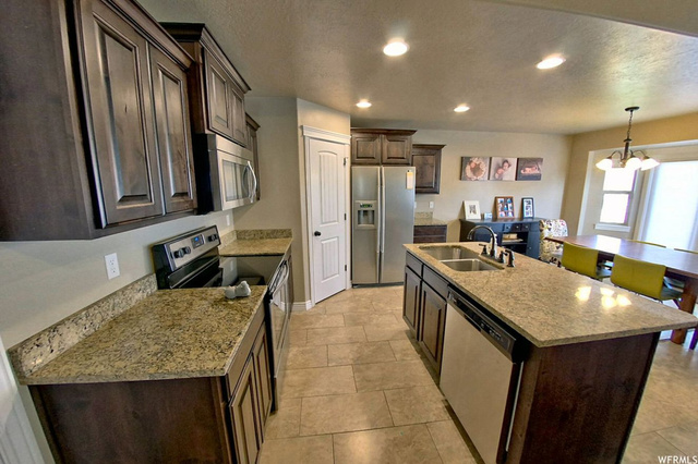 1038 E Mountain Shadow Dr N, Layton, UT 84040 — photo 5
