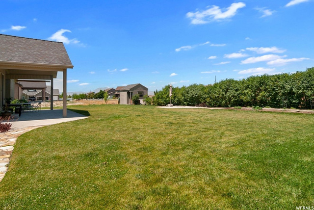 639 E 590 N, Smithfield, UT 84335 — photo 11