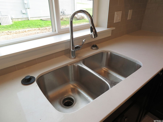 459 S 400 E, Hyrum, UT 84319 — photo 9