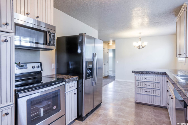 9142 S 400 E, Sandy, UT 84070 — photo 8