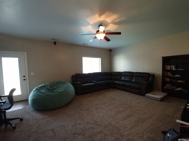 915 W Willowbrook Ln, Pleasant View, UT 84404 — photo 2