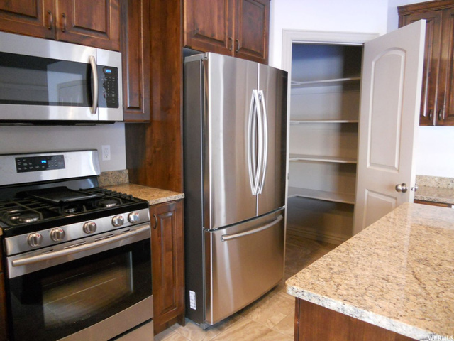 902 S 270 E, Nephi, UT 84648 — photo 4