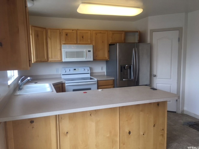 768 W 910 N, Clinton, UT 84015 — photo 4