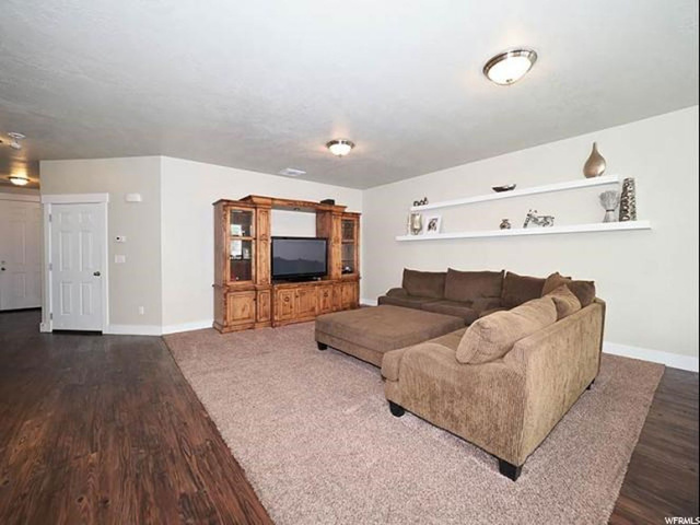 698 N 255 W, Centerville, UT 84014 — photo 11