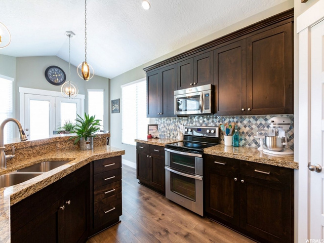 290 E Highgate Ct E, Stansbury Park, UT 84074 — photo 4