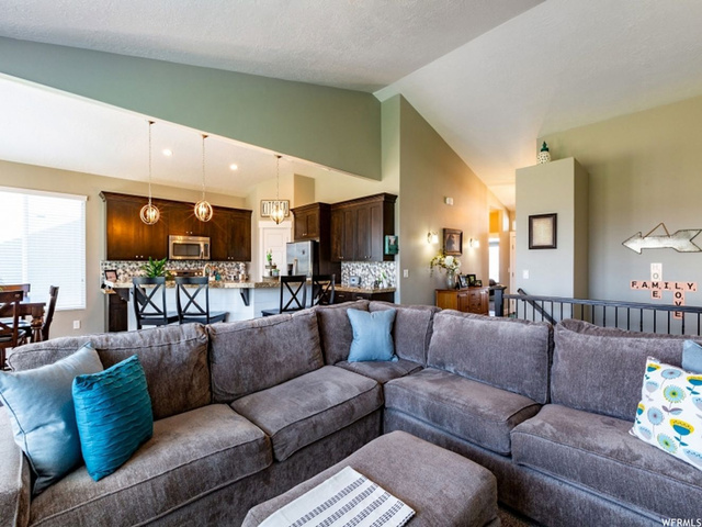 290 E Highgate Ct E, Stansbury Park, UT 84074 — photo 11