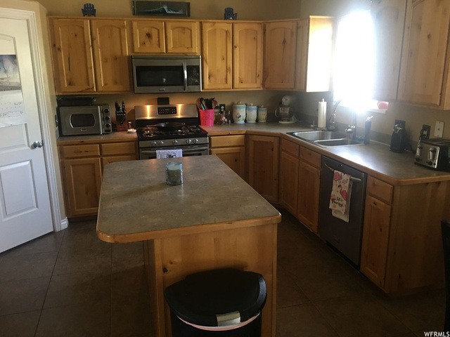 2105 S 875 E, Clearfield, UT 84015 — photo 2