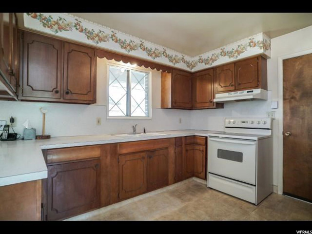 997 Henderson Dr, Ogden, UT 84404 — photo 11