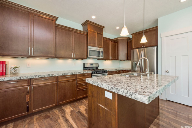 386 E Barn View Dr S, Midvale, UT 84047 — photo 10