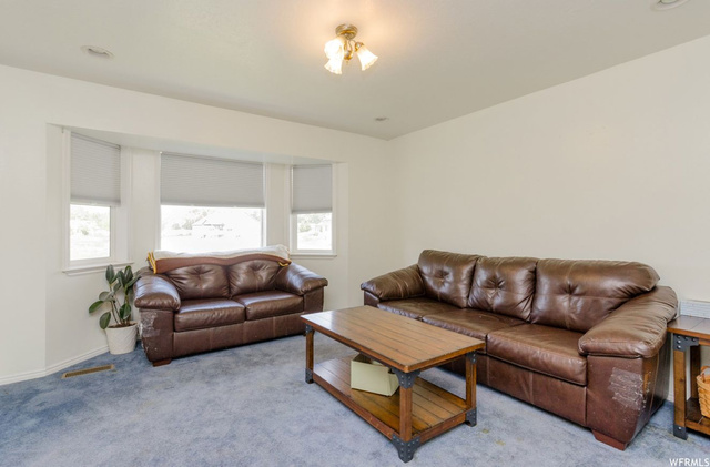 385 E 400 S, Hyrum, UT 84319 — photo 2