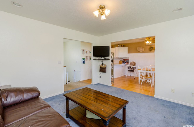 385 E 400 S, Hyrum, UT 84319 — photo 4