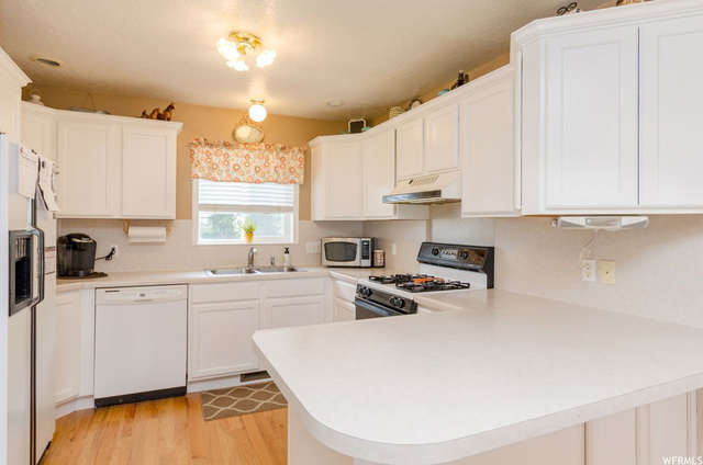 385 E 400 S, Hyrum, UT 84319 — photo 8