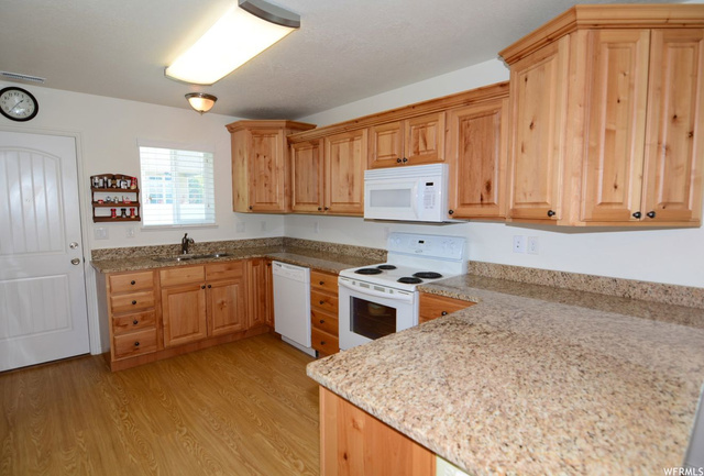 631 W 60 N, Hyrum, UT 84319 — photo 9