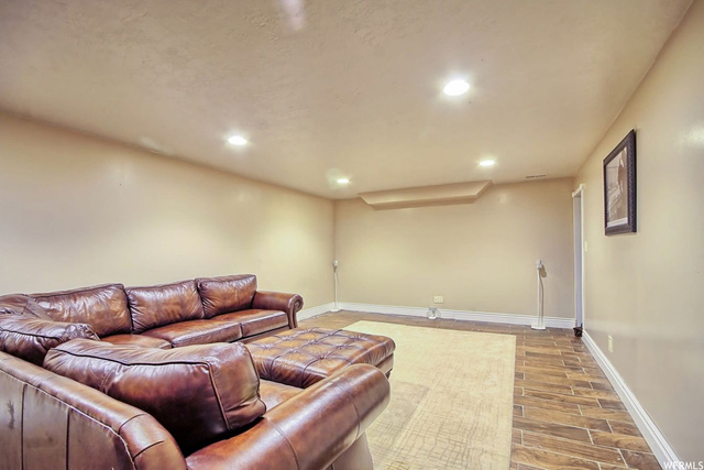1060 E Fallbrook Way, Sandy, UT 84094 — photo 3