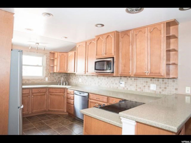 396 E Mountain View Dr S, Sandy, UT 84070 — photo 4