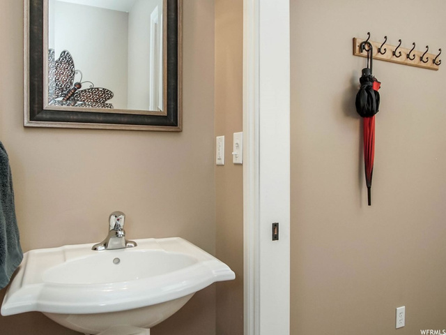 175 N Taylor Ave E, Ogden, UT 84404 — photo 9