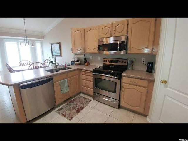 5570 S 600 E, Washington Terrace, UT 84405 — photo 6