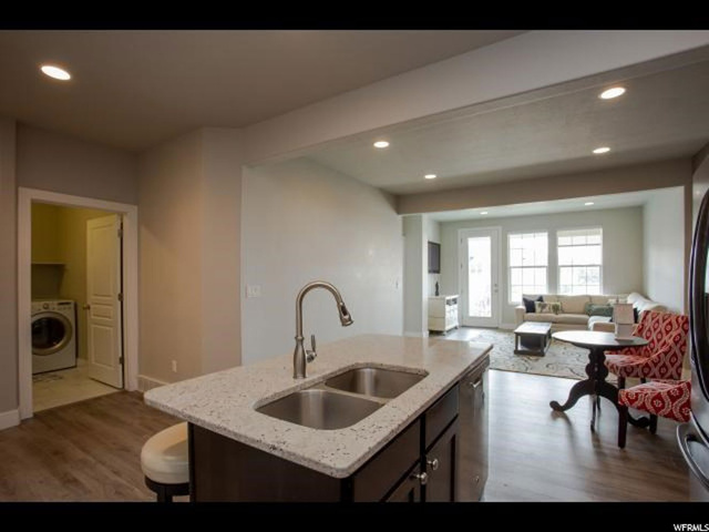 902 S Chestnut Dr E, Fruit Heights, UT 84037 — photo 7