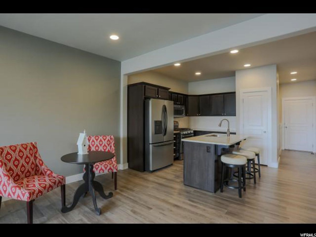 902 S Chestnut Dr E, Fruit Heights, UT 84037 — photo 5