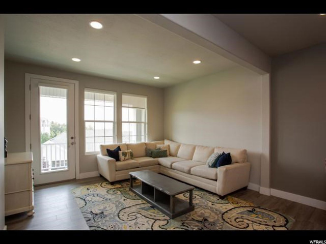902 S Chestnut Dr E, Fruit Heights, UT 84037 — photo 8