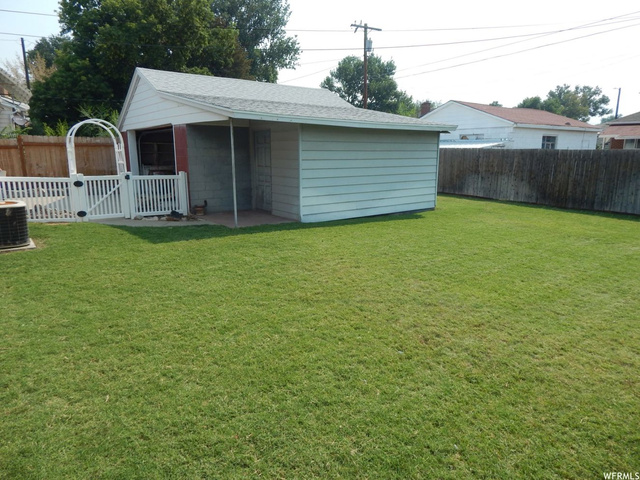 130 S Ross Dr E, Clearfield, UT 84015 — photo 4