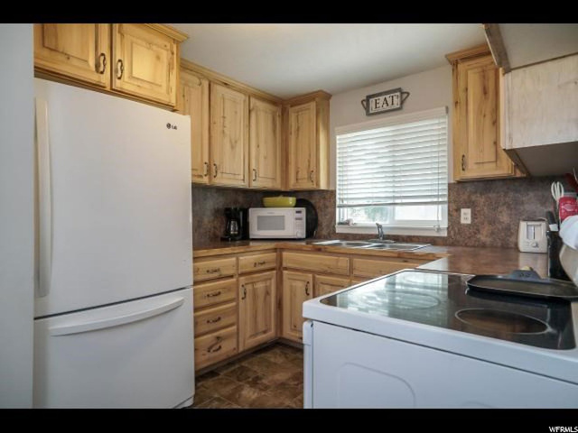 437 W 2525 N, Sunset, UT 84015 — photo 9