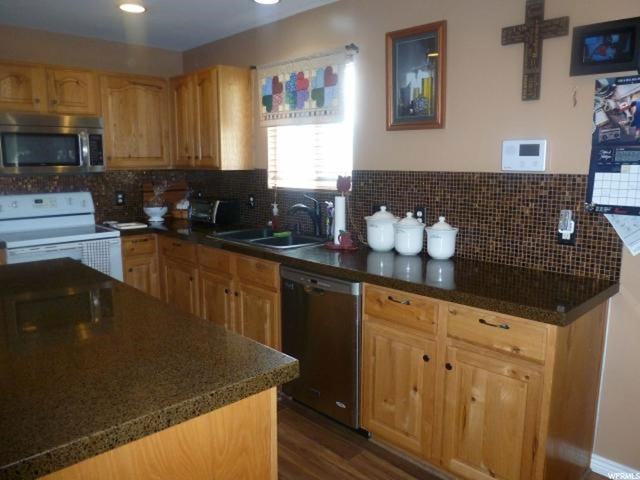 1946 S 875 E, Clearfield, UT 84015 — photo 10