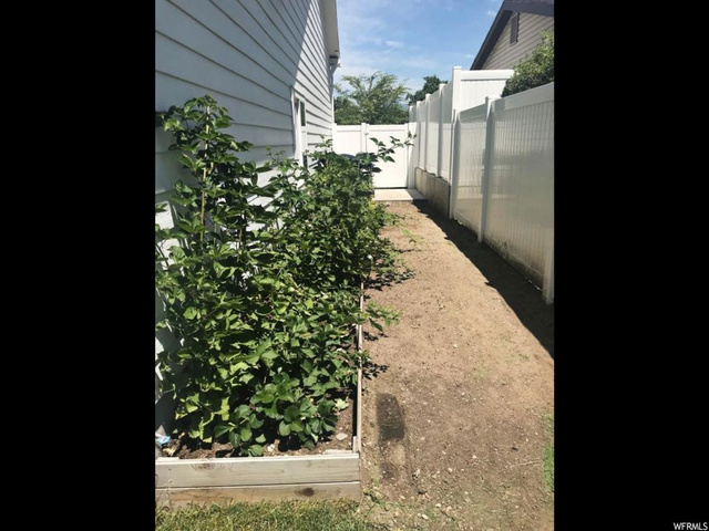 67 W 900 N, Bountiful, UT 84010 — photo 7