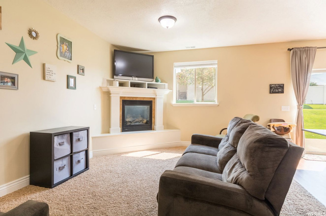 694 N 130 E, Smithfield, UT 84335 — photo 3