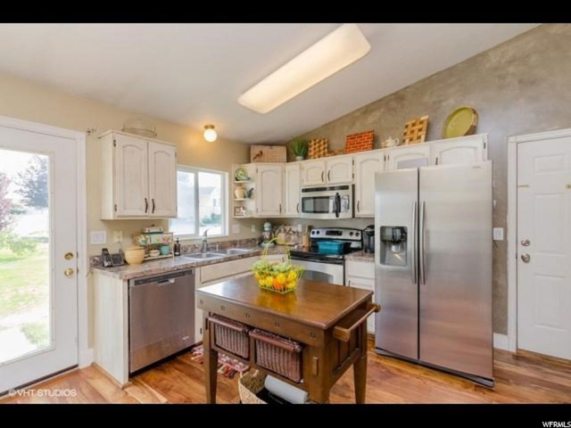 874 W 1145 N, Clinton, UT 84015 — photo 5