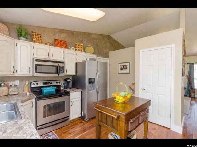 874 W 1145 N, Clinton, UT 84015 — photo 3