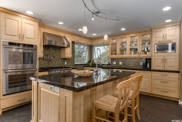 2486 E Brookglen Dr, Sandy, UT 84092 — photo 11