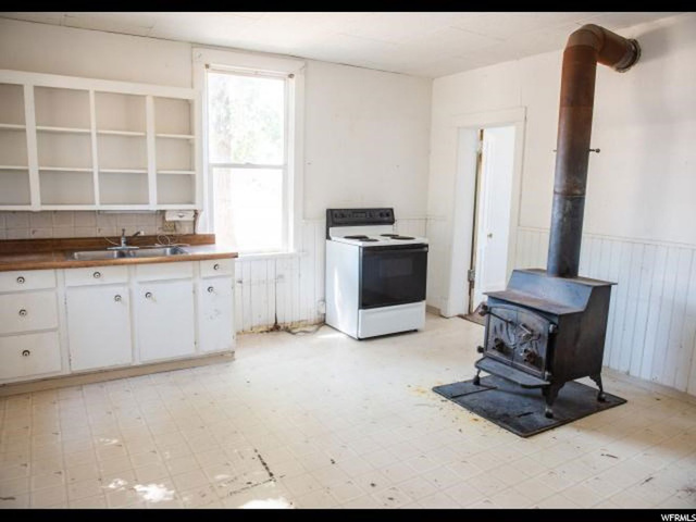 174 N 200 E, Levan, UT 84639 — photo 11