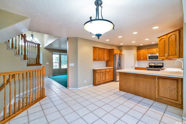 1168 W 2450 N, Clinton, UT 84015 — photo 10