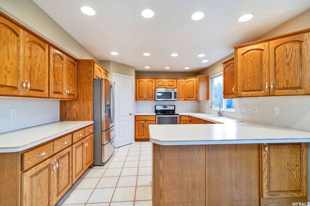 1168 W 2450 N, Clinton, UT 84015 — photo 9