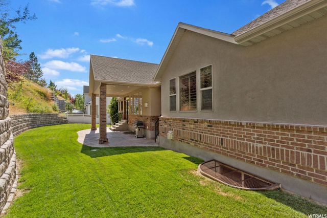 324 Maxine Ct, Bountiful, UT 84010 — photo 10