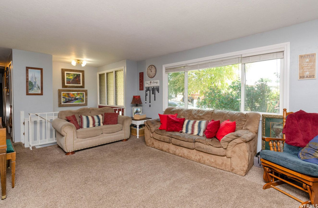 576 Barlow St, Clearfield, UT 84015 — photo 3