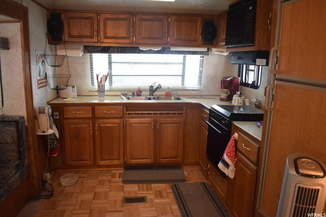 416 Kari, Parowan, UT 84761 — photo 8