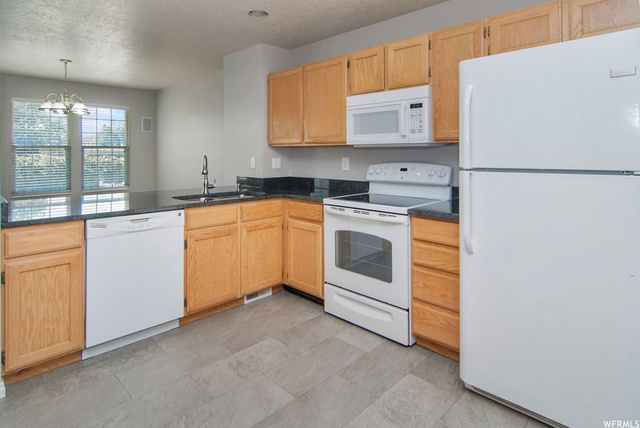 141 W 200 N, Centerville, UT 84014 — photo 6