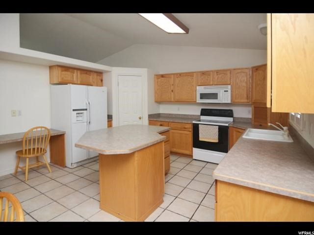 2389 W 2375 N, Clinton, UT 84015 — photo 7