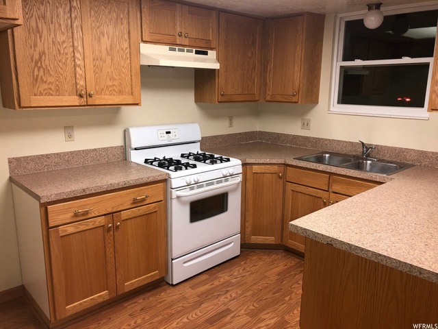 926 E 300 N, Layton, UT 84041 — photo 12