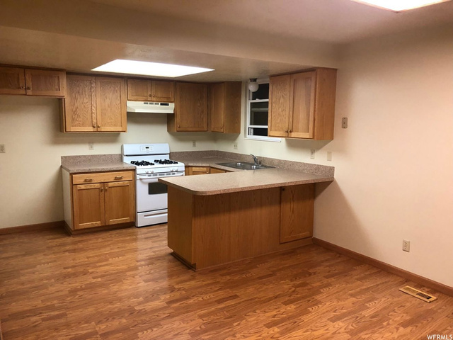 926 E 300 N, Layton, UT 84041 — photo 2