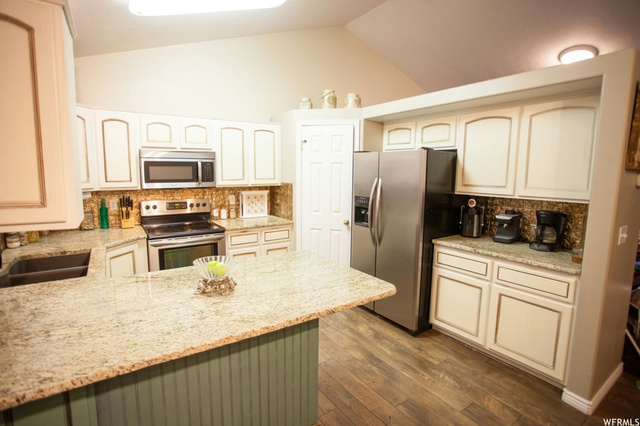 2883 W 2415 N, Clinton, UT 84015 — photo 8