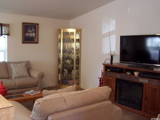 219 E Crusader Dr S, Murray, UT 84107 — photo 3