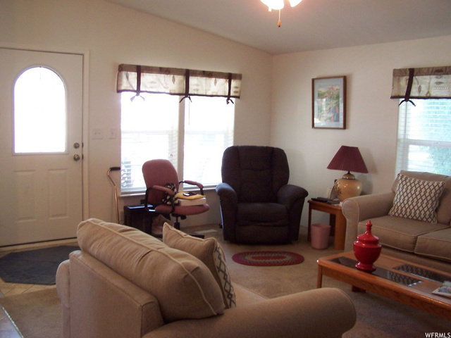 219 E Crusader Dr S, Murray, UT 84107 — photo 4