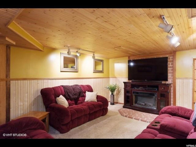 225 W Center St, Bountiful, UT 84010 — photo 9