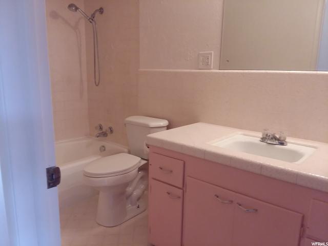 185 E Mill Rd, Ferron, UT 84523 — photo 7