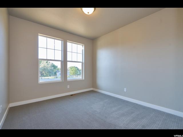 226 E Larsen Ln, Harrisville, UT 84404 — photo 4