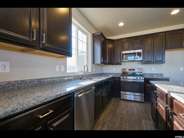 226 E Larsen Ln, Harrisville, UT 84404 — photo 10