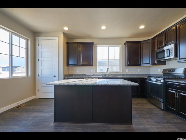 226 E Larsen Ln, Harrisville, UT 84404 — photo 9